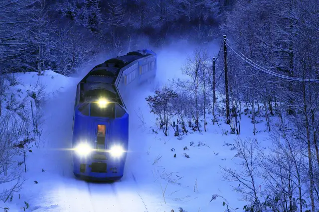 搭乘列车遍游幅员辽阔的北海道