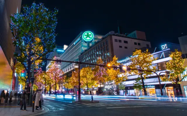 奢侈品牌专卖店云集的御堂筋堪与银座媲美