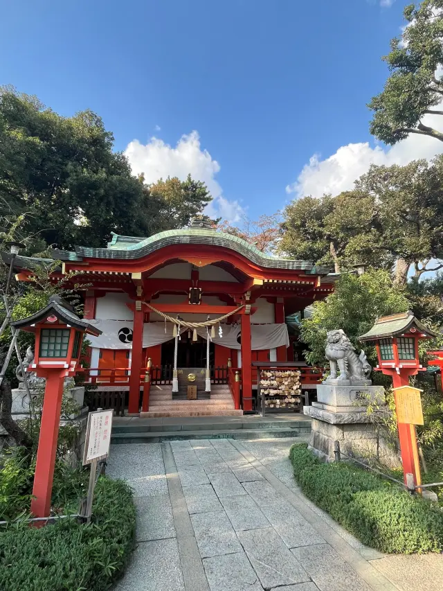 被奉為自由之丘氏神的神社，自古深受民眾敬愛，亦是知名的能量景點