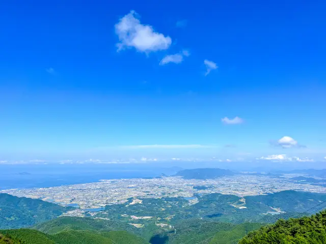 Mount Unpenji Summit Park offers sweeping views of Shikoku's sky, sea, and plains.