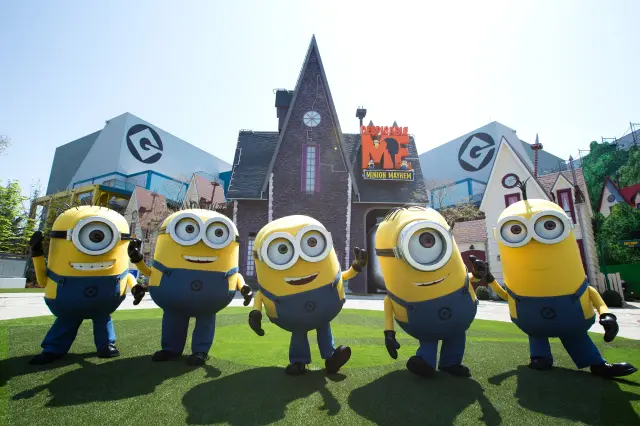 Have a blast playing with the adorable Minions.