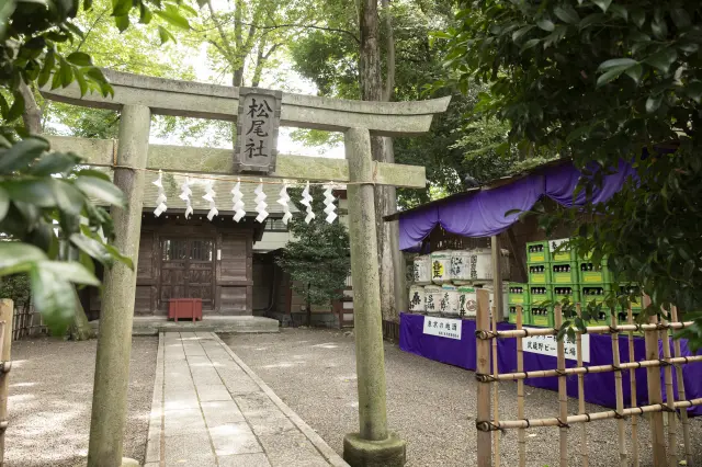 본전에서 왼쪽으로 가면, 양조의 신을 모신 마쓰오 신사가 있다