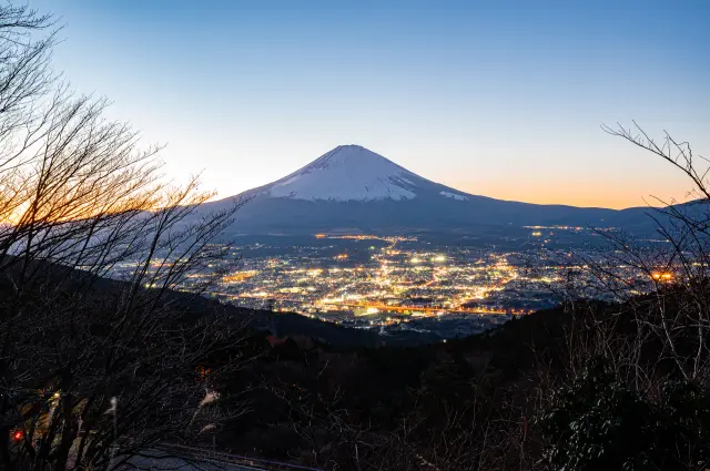 The beautiful evening scenery of Gotemba City