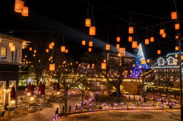 The winter illumination event, "Hikari no Sumika," is also a must-see.