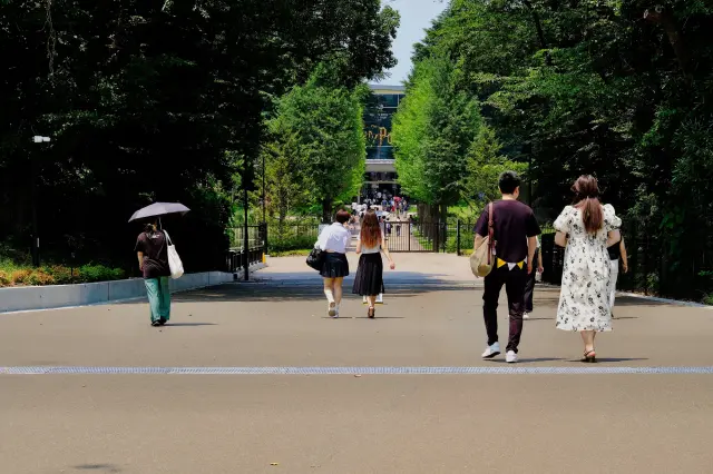 Right in front of Toshimaen Station lies the expansive Tokyo Metropolitan Nerima Castle Ruins Park.