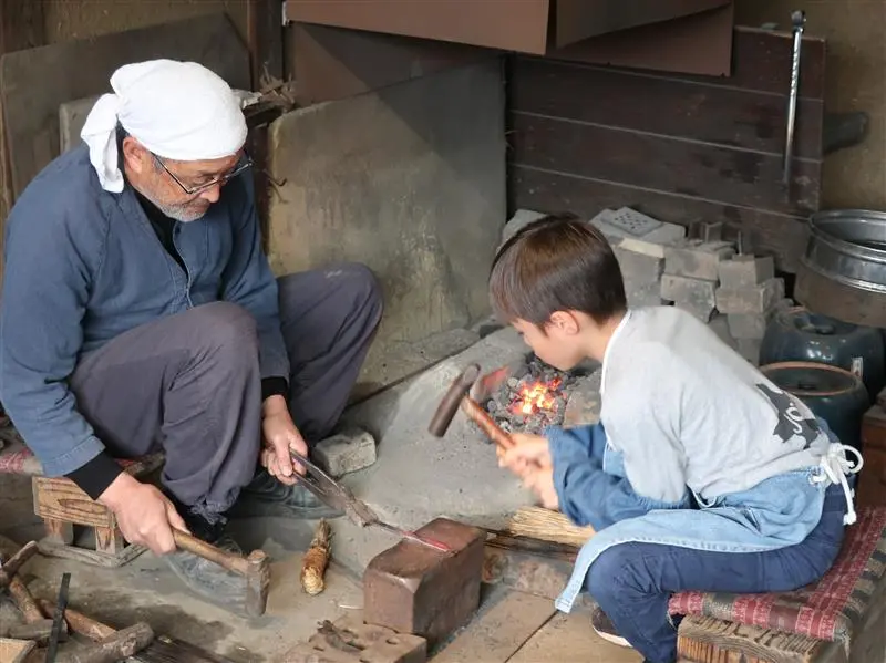 鍛冶屋体験などさまざまな体験が可能。事前予約が必要な体験もあるので事前にチェックしておこう