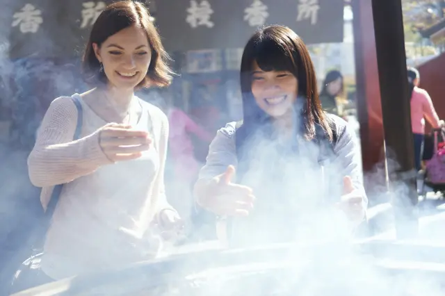 After the temizuya, purify yourself with incense at the jokoro.