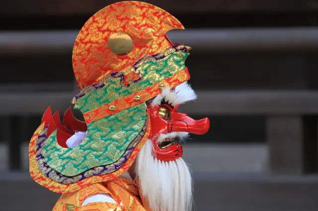 形象為白髮白鬚老人的猿田彥命之面具