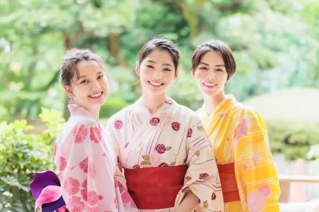 浴衣一般穿著於祭典與溫泉地等場合
