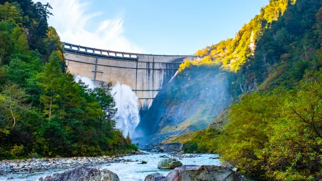 1-Day Model Course: Discover Breathtaking Views and Unique Rides on the Tateyama Kurobe Alpine Route
