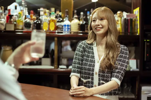 Neo-snack bars, run by younger Mamas, offer a variety of modern styles.