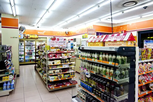 There are more snack bars in Japan than convenience stores, which are found everywhere.