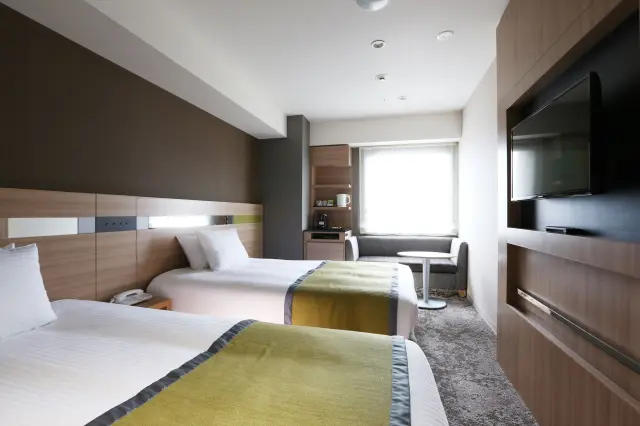 提供仙台名物自助式早餐和準天然溫泉的舒適的商務飯店