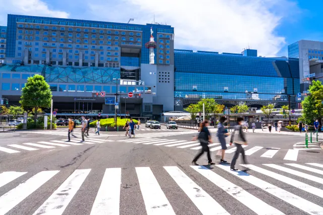 提供購物、美食和休憩場所的便捷車站