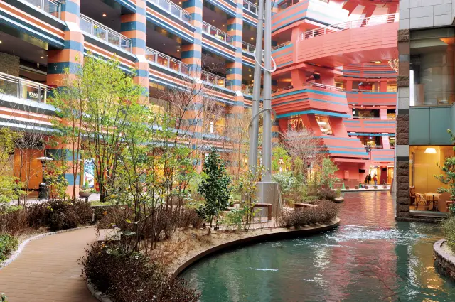 集購物、美食、飯店等於一體的娛樂城