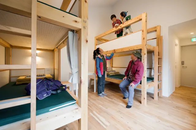 A guesthouse at the foot of Mount Takao, equipped with the latest amenities to support your outdoor life.