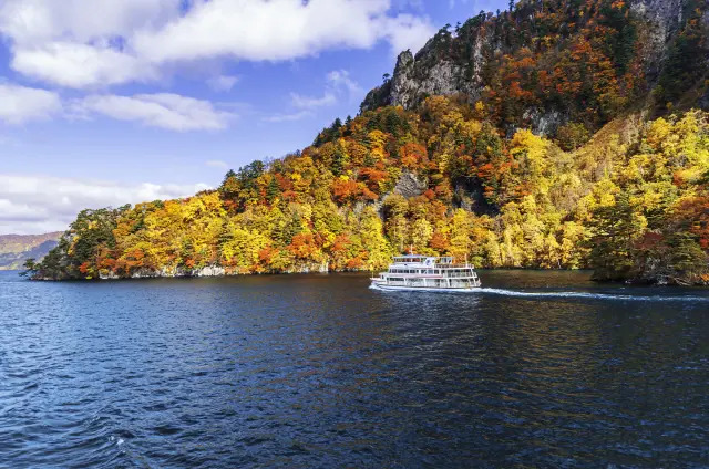 【青森1泊2日モデルコース】十和田湖観光にプラス！ 自然と温泉を満喫