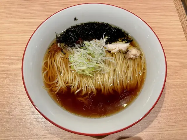 幅広い層の日本人に愛される醤油ラーメン