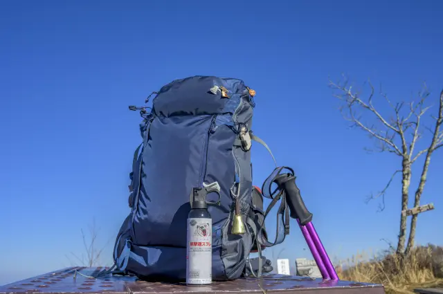 登山用后背包能有效地减轻身体负担并降低疲劳的累积