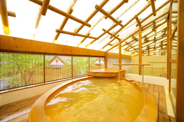 A refreshing space where natural light streams in