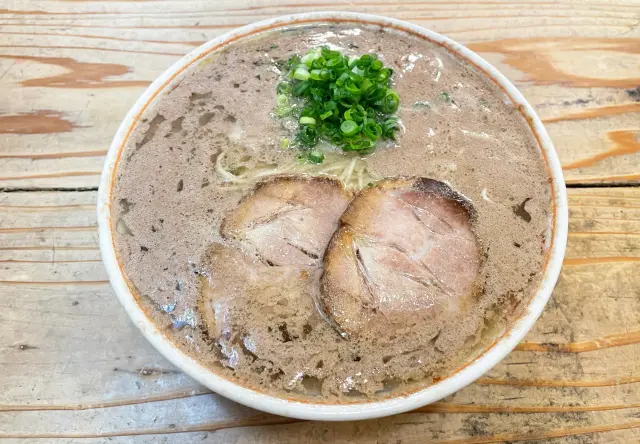 A popular Hakata ramen spot known for its exquisite secret broth, simmered and replenished since day one