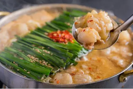 Enjoy Ooyama-style motsunabe, packed with the flavor of select ingredients, at the main branch