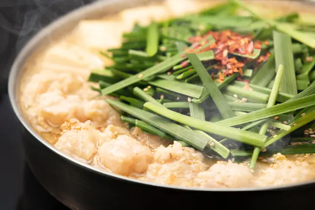 Iconic restaurant founded in 1984 that popularized miso-flavored Hakata motsu nabe