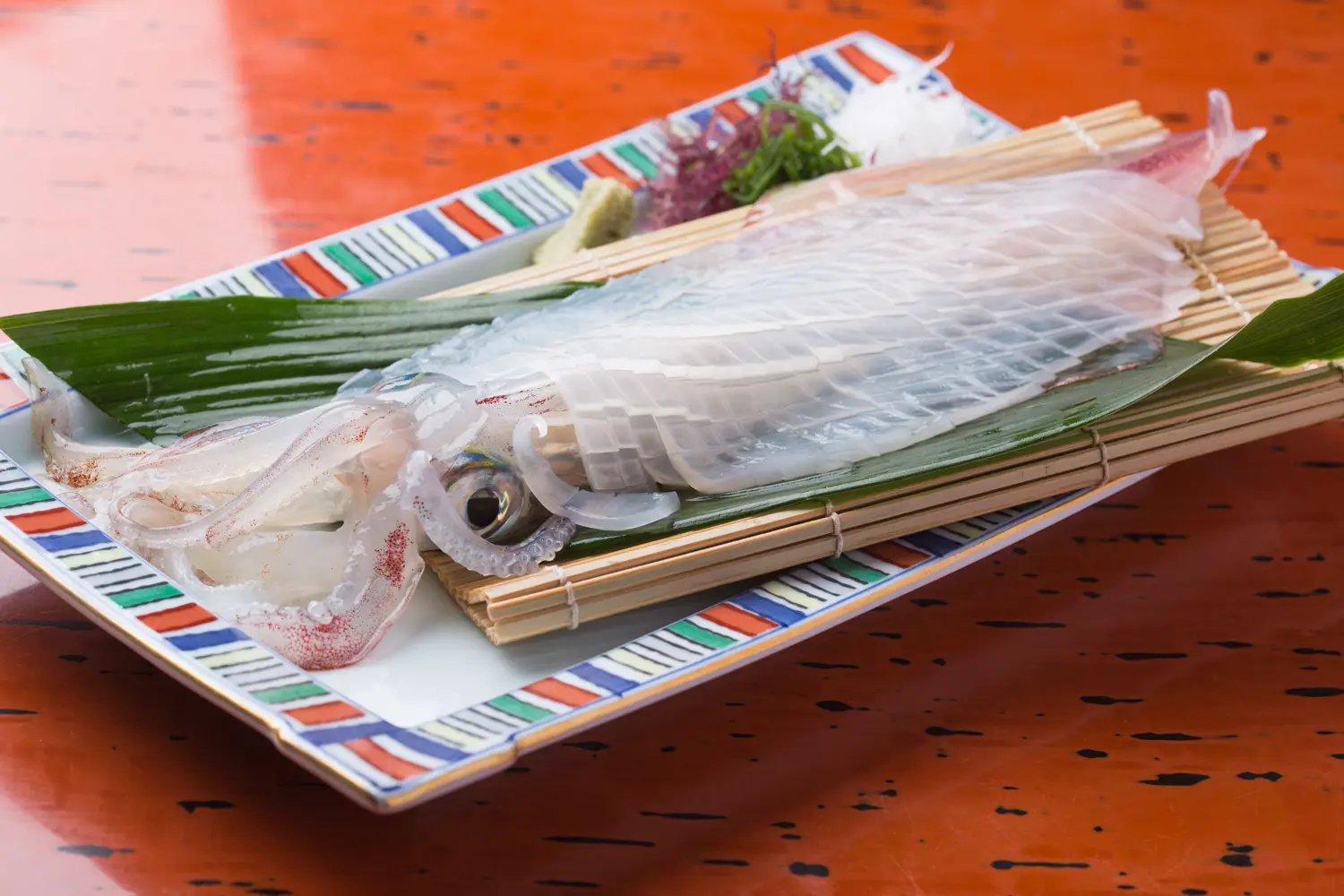 在「活烏賊生魚片」創始店，品嚐正宗活魚料理的頂級美味