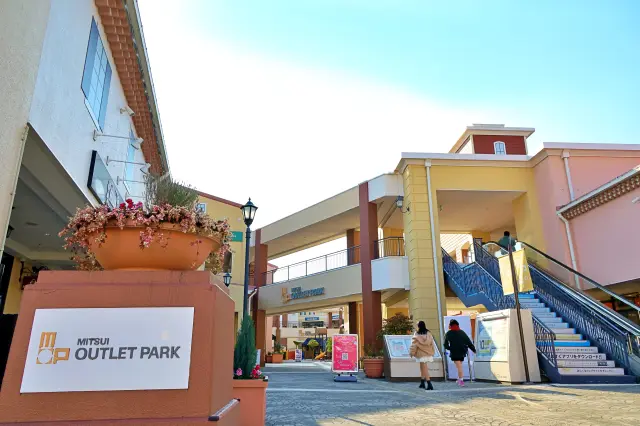 Shopping in this stylish area is sure to feel even more enjoyable.