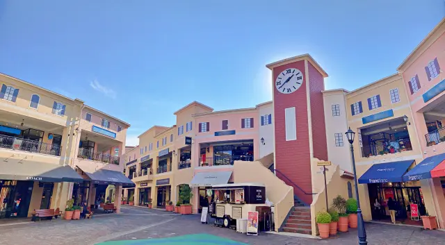 A conveniently located outlet mall in Hachioji