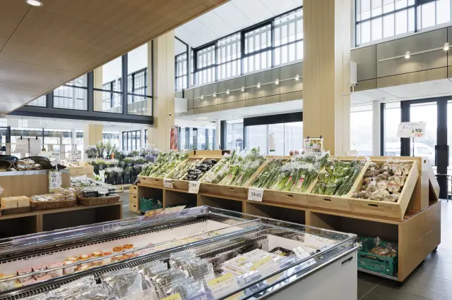 Specialty products and souvenirs that can only be found at each Michi-no-Eki
