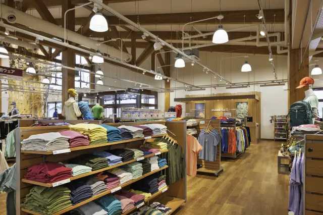 A large Montbell store, one of the largest in Hokkaido, is located in the adjacent complex.