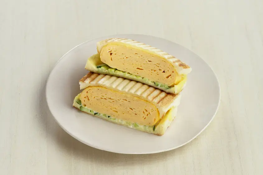 แซนด์วิชไข่ม้วนหอมกลิ่นดาชิอย่างละเมียดละไม