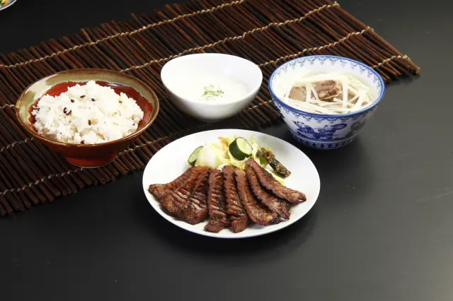 駅近で味わう、職人こだわりの牛たん