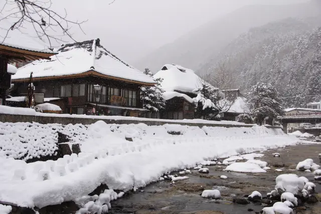 白雪覆蓋的湯西川溫泉，充滿秘境氛圍