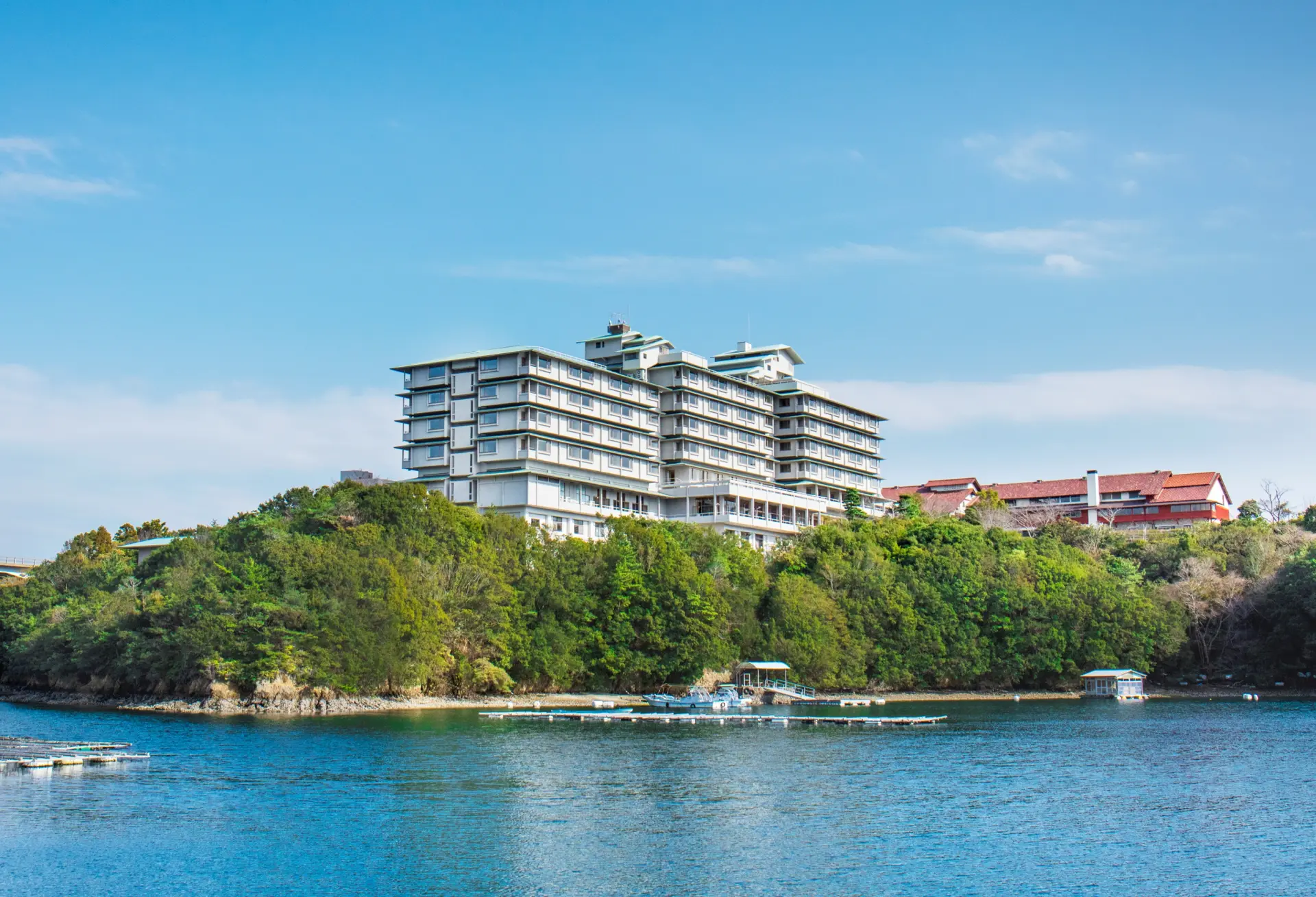 It stands on Kashikojima, the largest island floating in Ago Bay.