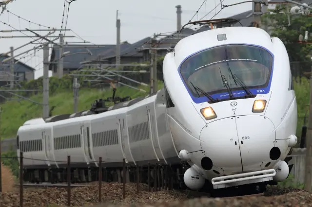 「特急接力海鷗號」座椅間距較大，坐起來相當舒適