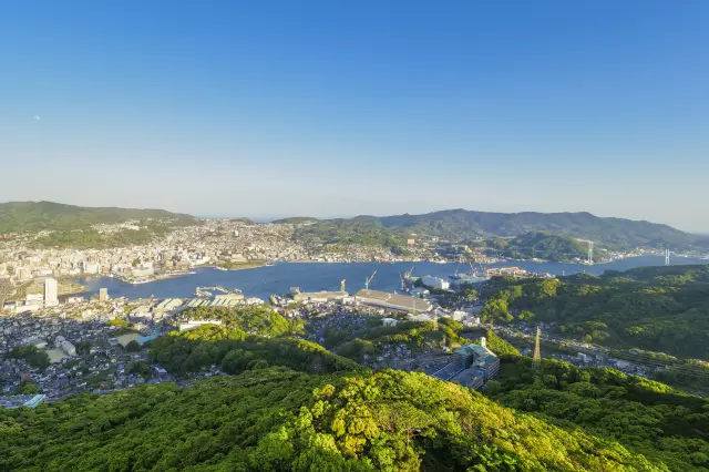 稲佐山山頂展望台から見える長崎の街並み