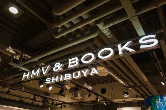 入口附近陳列著剛發售的新商品