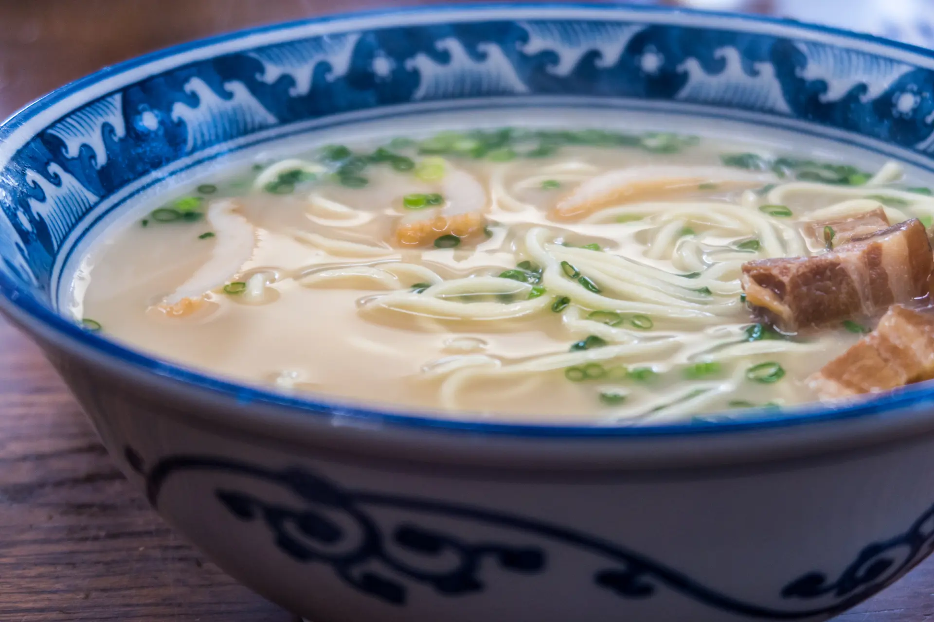 沖縄本島の沖縄そばとは味わいが異なる「八重山そば」