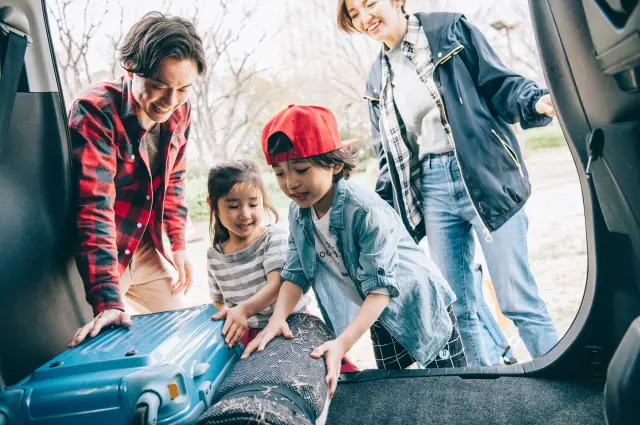 A major advantage is that it frees you from the burden and restrictions of carrying heavy luggage.