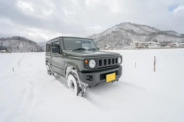 雪道を走る予定があれば4WDの車を選ぼう