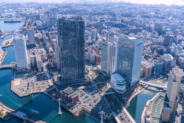 みなとみらいの街並みの中で一際目立つ本最大級のホテル