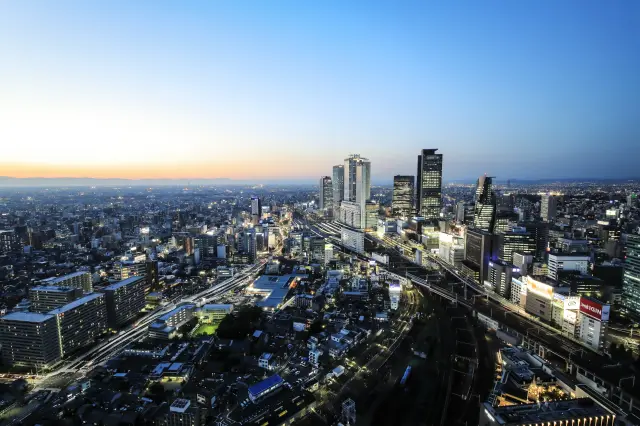 該地段的摩天大樓才能享受毫無遮蔽的全景