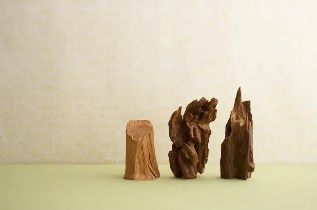 左から白檀、伽羅、沈香