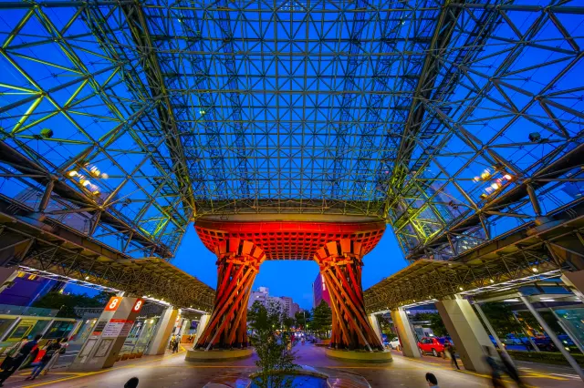 美しい建築デザインが評価され世界的に注目されている駅舎