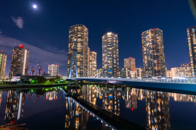 走访能够欣赏大都市夜景的景点吧～