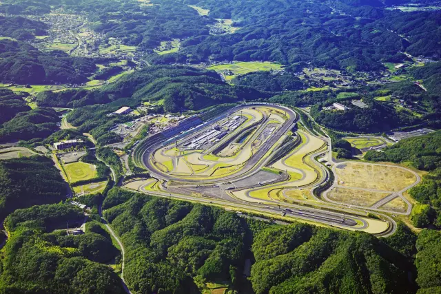 全長4.8kmの国際規格サーキットを有する
