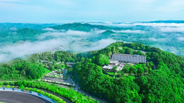 広大な自然に囲まれた立地