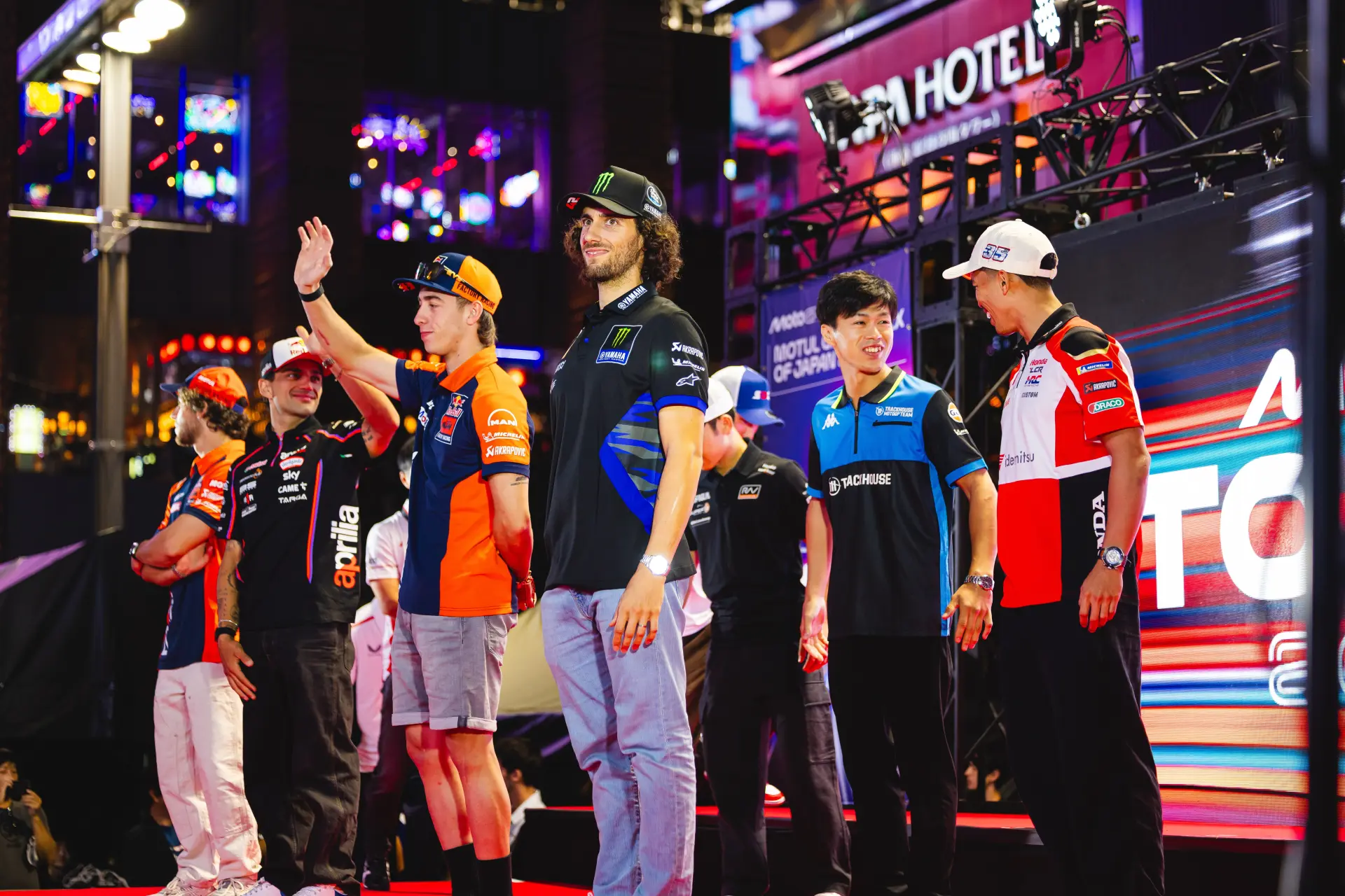 ライダーによるトークショー